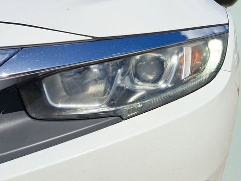 Used 2018 Honda Civic EX-T image 9