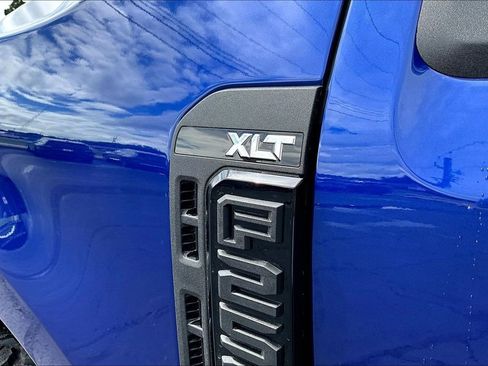 New 2026 Ford F250 XLT w/ XLT Premium Package AWD/4WD image 9