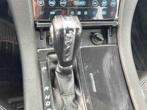 Used 2018 Ford Taurus Limited FWD image 16