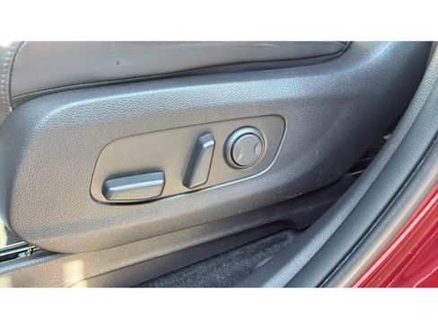 Used 2024 Kia Carnival LX FWD image 15