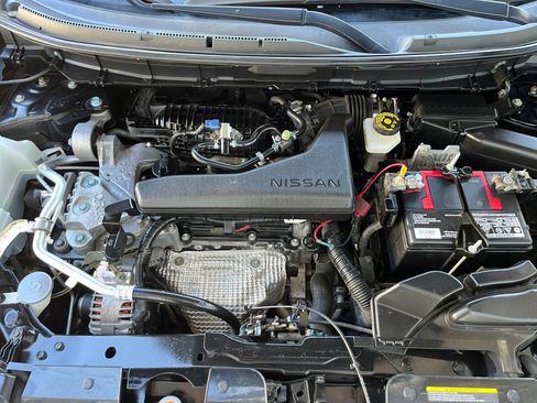 Used 2017 Nissan Rogue SV FWD image 22