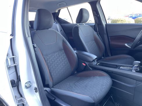 Used 2024 Nissan Kicks SR image 32