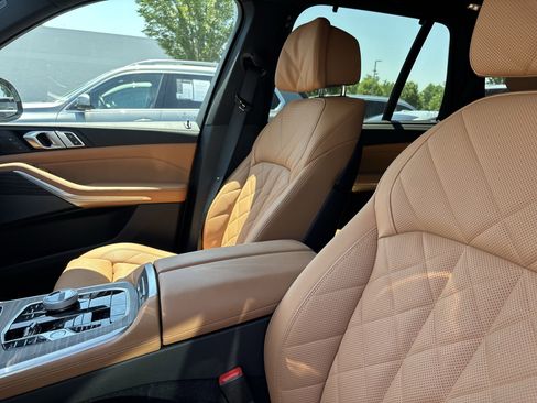 Certified 2025 BMW X5 M60i AWD/4WD image 37