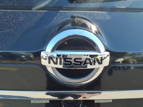 Used 2018 Nissan Rogue SV AWD/4WD image 15