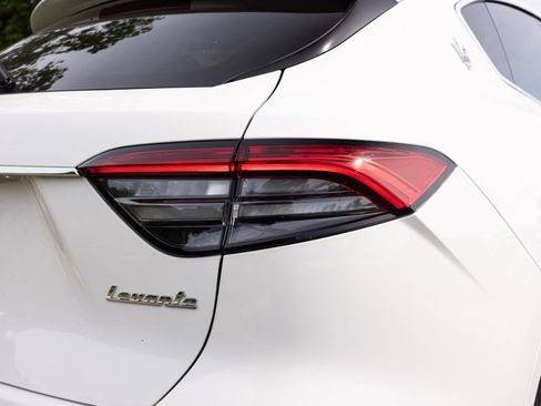 Used 2022 Maserati Levante GT AWD/4WD image 51