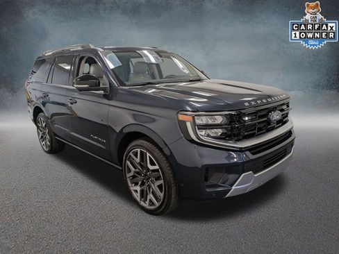 Used 2025 Ford Expedition Platinum w/ Platinum Ultimate Package image 3