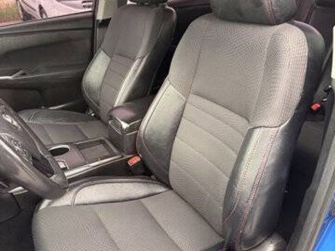 Used 2017 Toyota Camry SE image 13