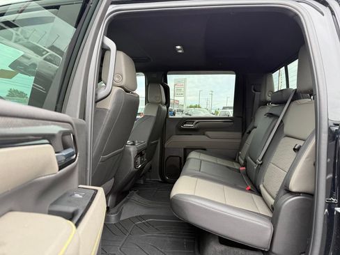 Used 2024 Chevrolet Silverado 2500 ZR2 w/ Technology Package AWD/4WD image 12