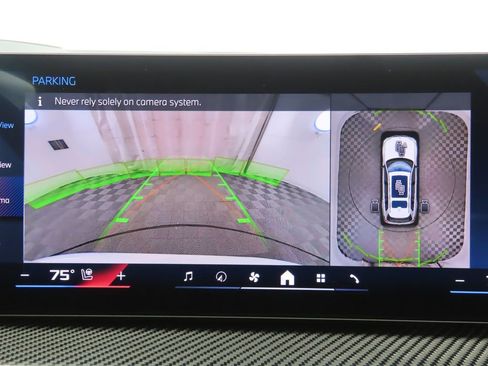 New 2026 BMW X7 M60i image 15