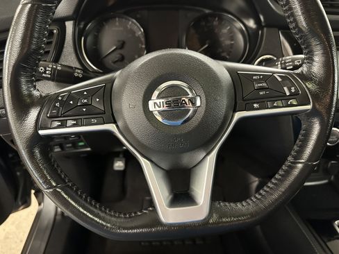 Used 2018 Nissan Rogue SL image 49