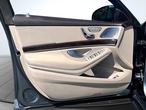 Used 2019 Mercedes-Benz S 560 4MATIC Sedan image 20