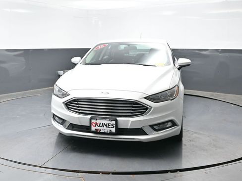 Used 2018 Ford Fusion SE w/ Equipment Group 201A FWD image 5
