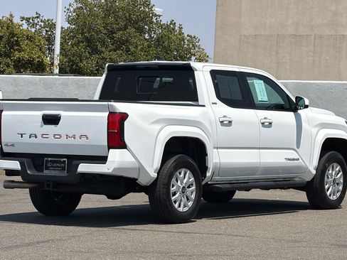 Used 2024 Toyota Tacoma SR5 w/ SR5 Upgrade Package AWD/4WD image 2