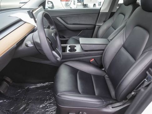 Used 2021 Tesla Model Y Long Range image 17