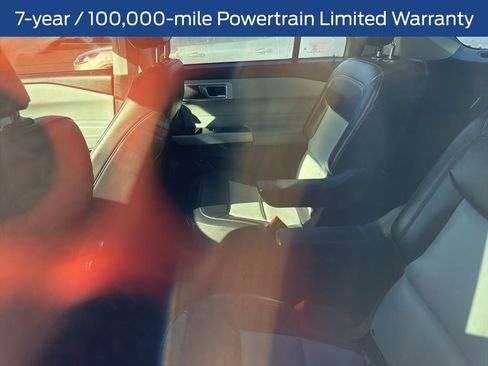 Used 2022 Ford Explorer XLT w/ Equipment Group 202A image 4