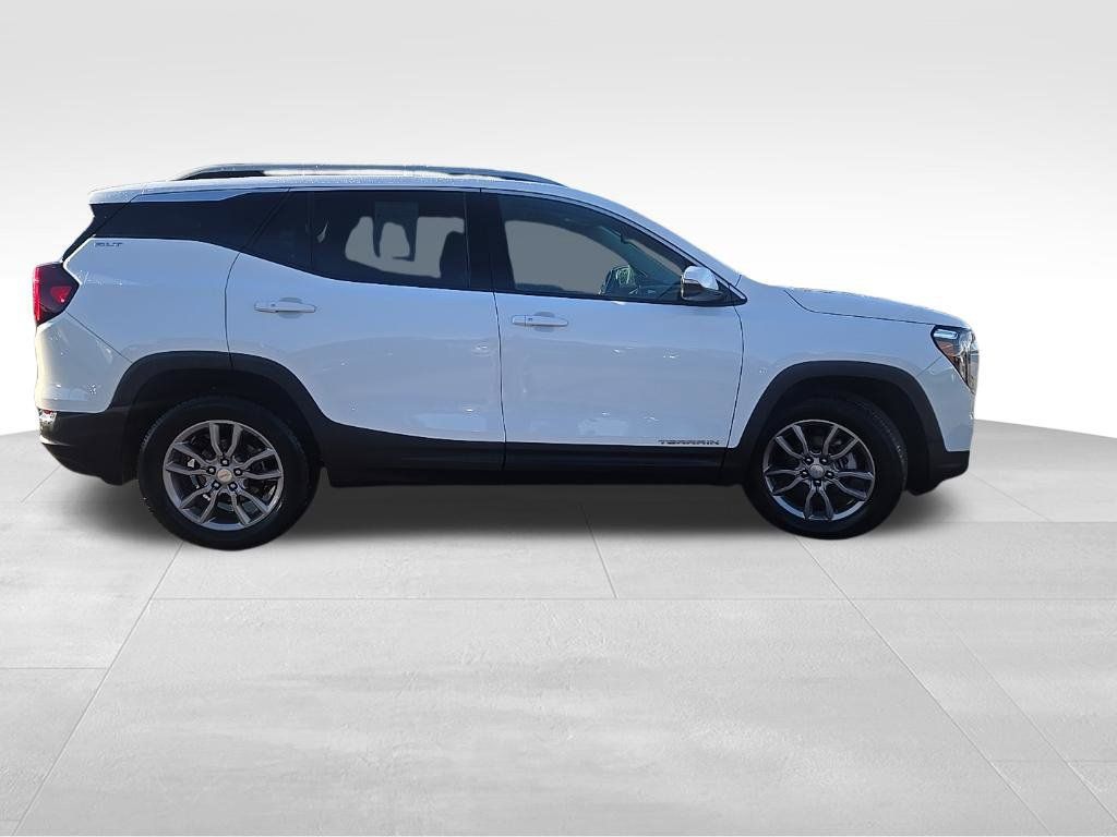 Certified 2024 GMC Terrain SLT w/ LPO, Floor Liner Package AWD/4WD image 6