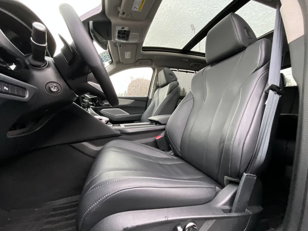 Certified 2026 Acura MDX w/ Technology Package FWD image 10