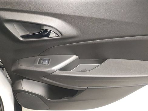 Used 2025 Chevrolet Trax RS w/ Driver Confidence Package FWD image 13