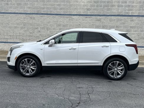 Used 2025 Cadillac XT5 Premium Luxury image 4