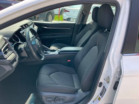 Used 2019 Toyota Camry LE FWD image 16