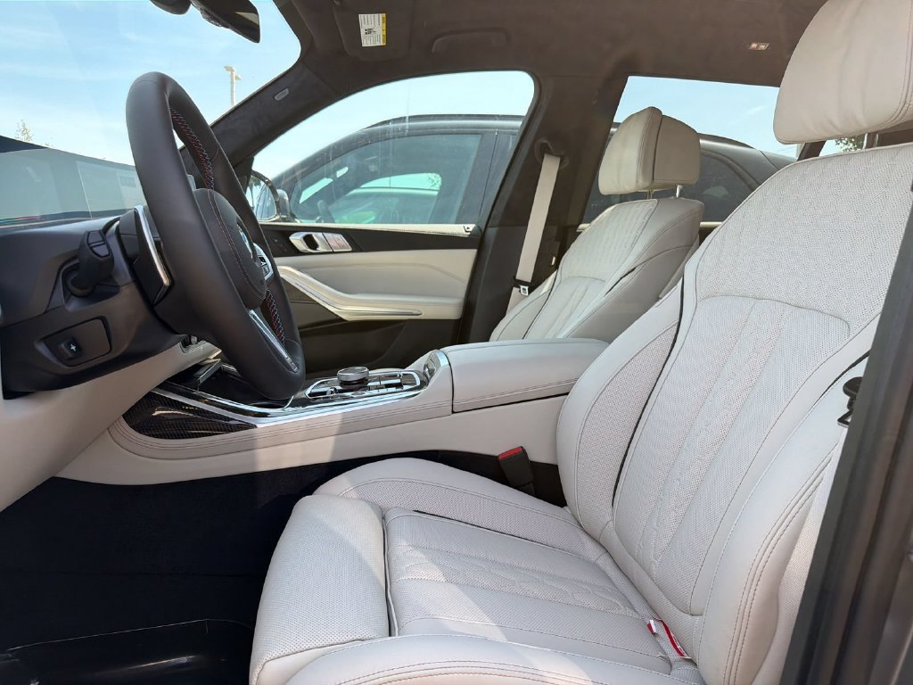 Used 2027 BMW X7 M60i AWD/4WD image 10