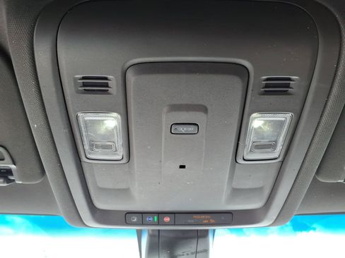 Used 2022 GMC Yukon SLE AWD/4WD image 17
