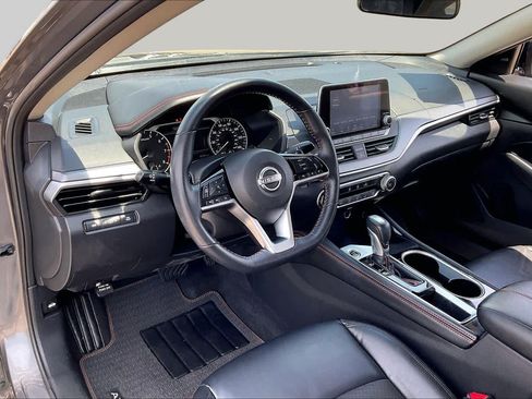 Used 2024 Nissan Altima 2.5 SR FWD image 17