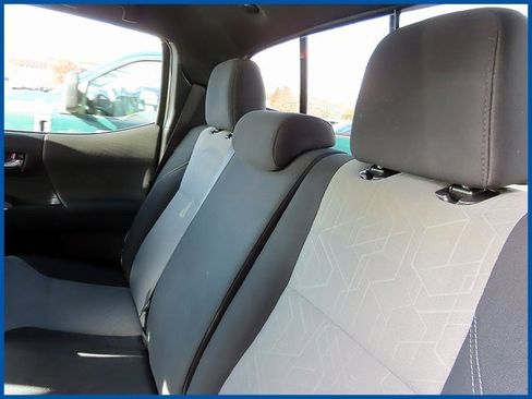 Used 2021 Toyota Tacoma TRD Sport image 11