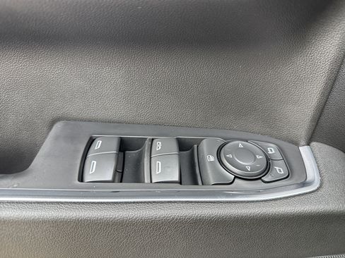 Used 2024 GMC Sierra 1500 Elevation image 15