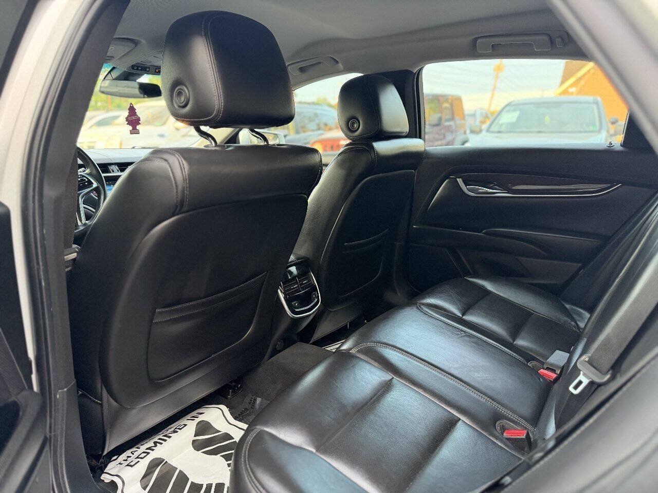 Used 2015 Cadillac XTS Luxury AWD/4WD image 10