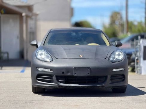 Used 2014 Porsche Panamera image 2
