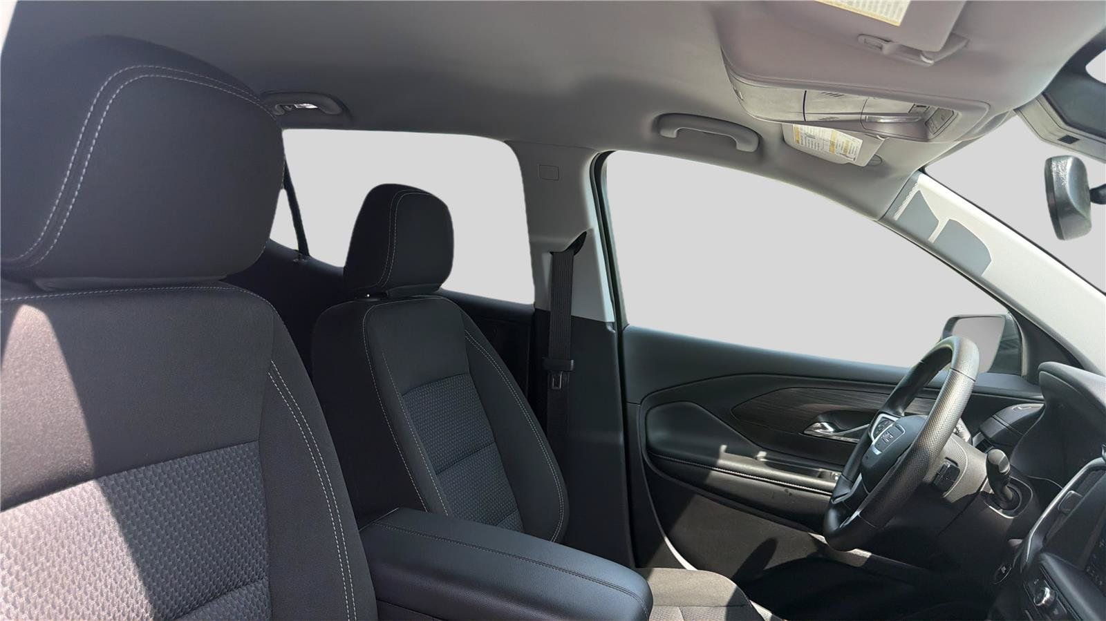 Used 2024 GMC Terrain SLE w/ Driver Convenience Package FWD image 24