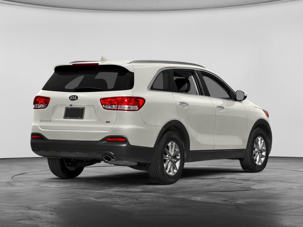 Used 2018 Kia Sorento AWD image 2