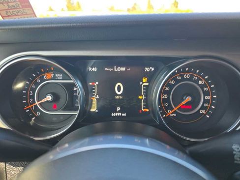 Used 2020 Jeep Wrangler Unlimited Sahara AWD/4WD image 20