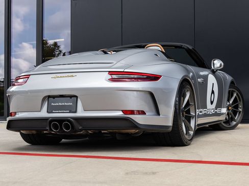 Used 2019 Porsche 911 Speedster RWD image 13