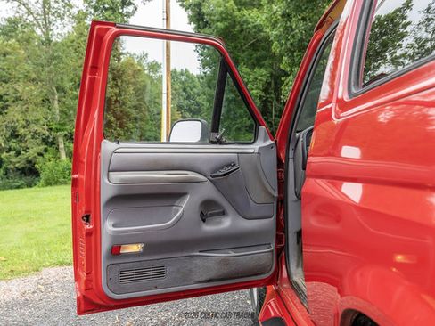 Used 1995 Ford Bronco XLT AWD/4WD image 49
