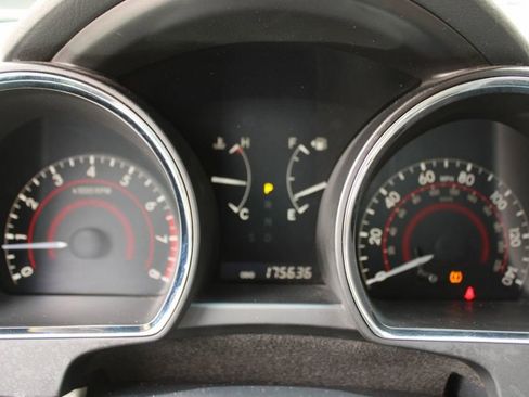 Used 2011 Toyota Highlander 2WD w/ Tech Pkg image 16