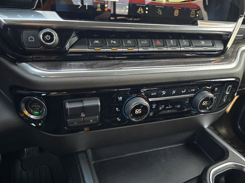 Used 2025 Chevrolet Silverado 1500 LTZ w/ Z71 Off-Road Package image 23