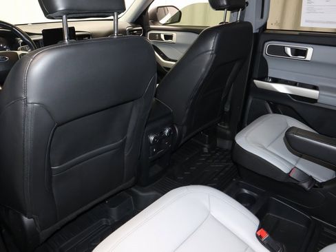 Certified 2021 Ford Explorer XLT w/ Equipment Group 202A image 20