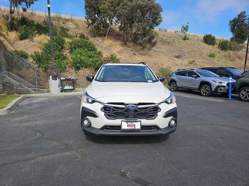 Used 2024 Subaru Crosstrek 2.0i Premium AWD/4WD image 2