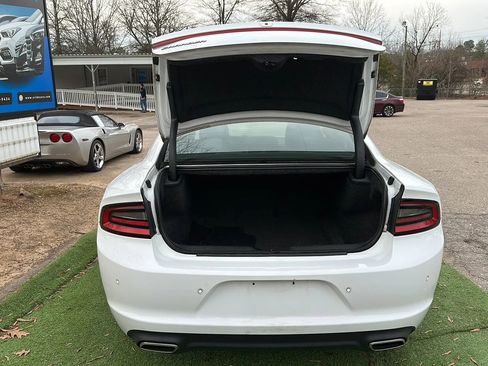 Used 2020 Dodge Charger SXT image 11