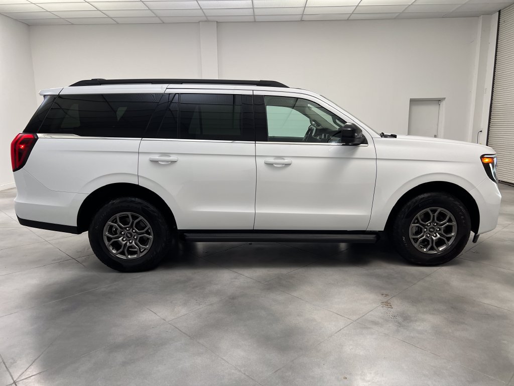 Used 2025 Ford Expedition Active RWD image 10