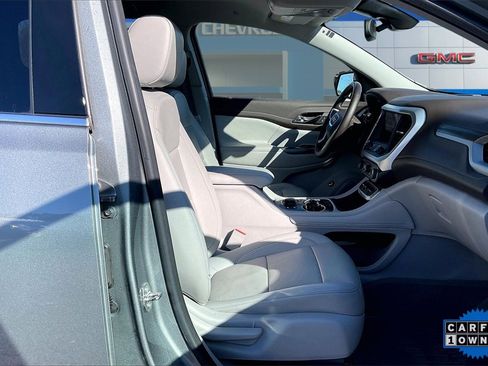 Used 2023 GMC Acadia SLT image 30