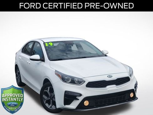Used 2019 Kia Forte LXS FWD image 1
