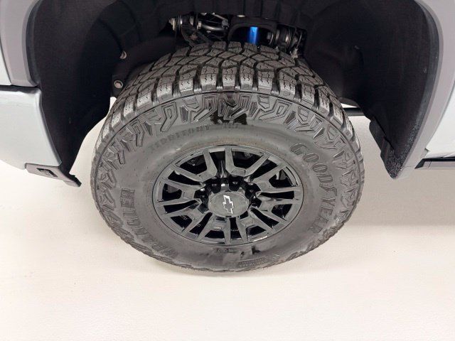 Certified 2025 Chevrolet Silverado 2500 ZR2 w/ Technology Package AWD/4WD image 19