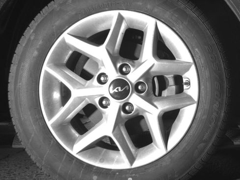 Used 2025 Kia Soul LX w/ LX Technology Package image 13