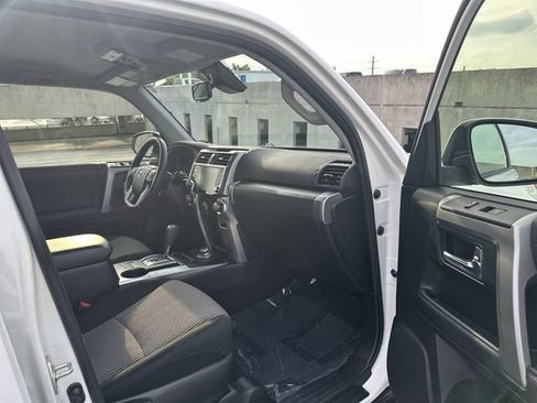 Used 2023 Toyota 4Runner SR5 AWD/4WD image 29