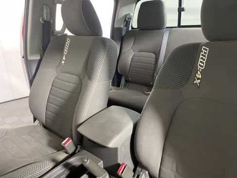Used 2015 Nissan Frontier PRO-4X image 24