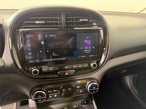 Used 2023 Kia Soul EX FWD image 17