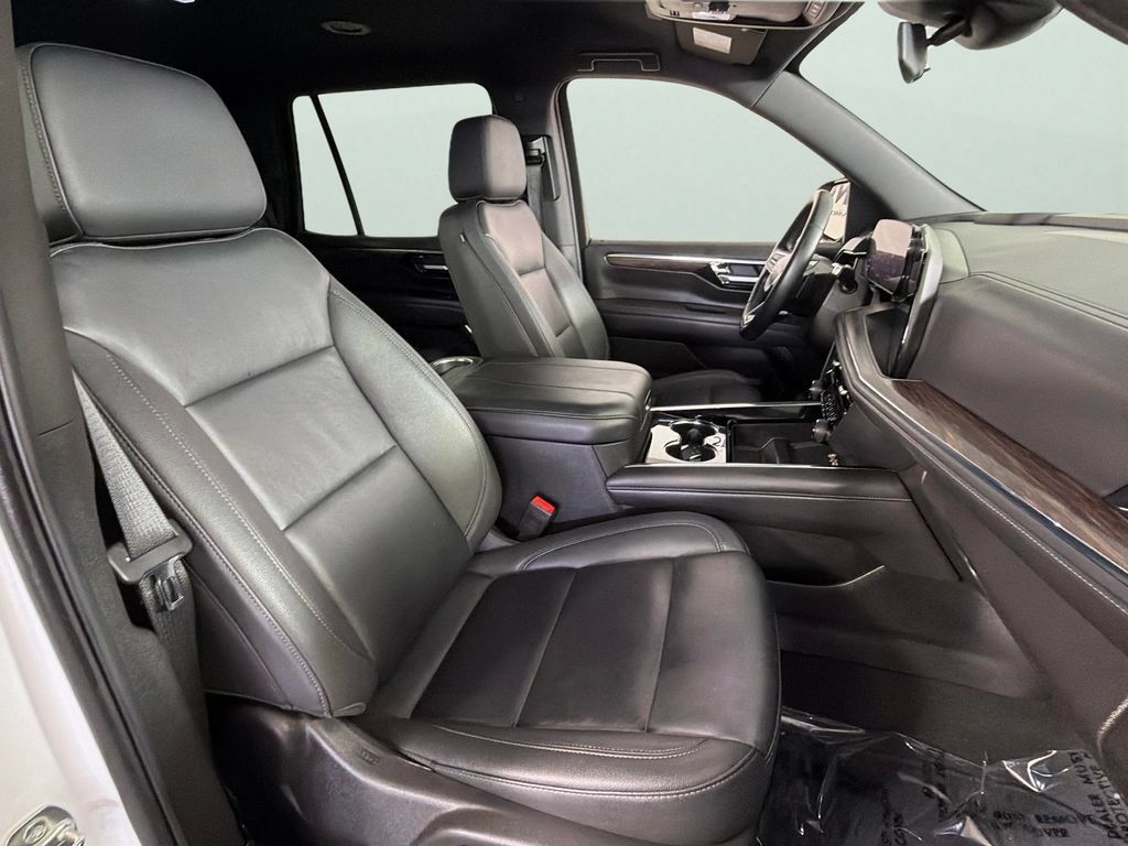 Used 2025 Chevrolet Tahoe LT AWD/4WD image 36